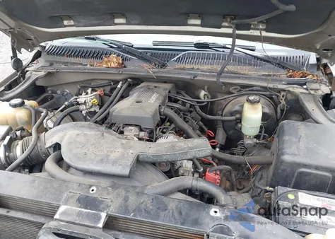 2000 Chevrolet Silverado 1500 Ls из США, поврежденный, VIN 1GCEC14T5YZ178551